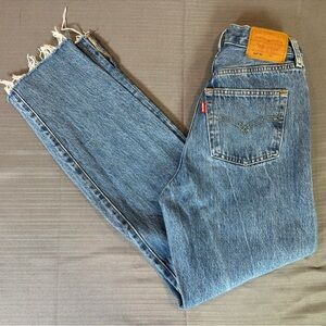 Levi’s 501 81 Original Fit Jeans Cropped Raw Hem Light Wash Button Fly
